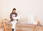 Tapety na zeď - tapetování Kontrola tapety přitapetování