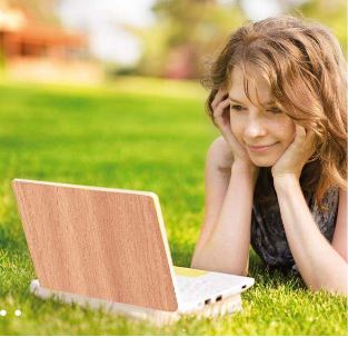 samolepiaca tapeta drevo inšpirácia na použitie