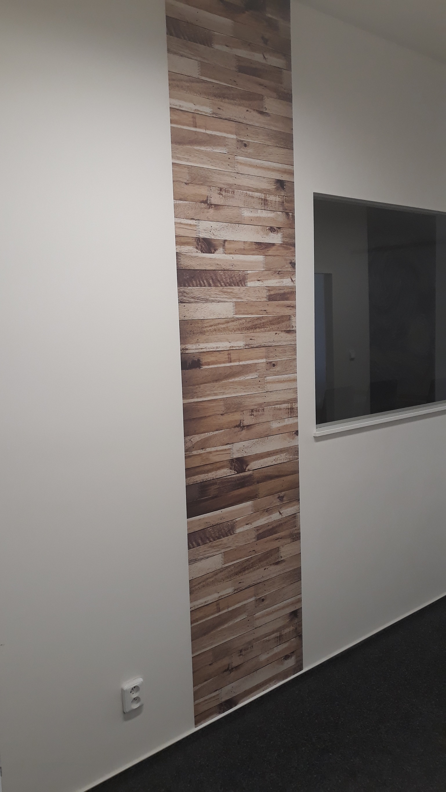 Samolepící dekorační pás dřevěné prkna