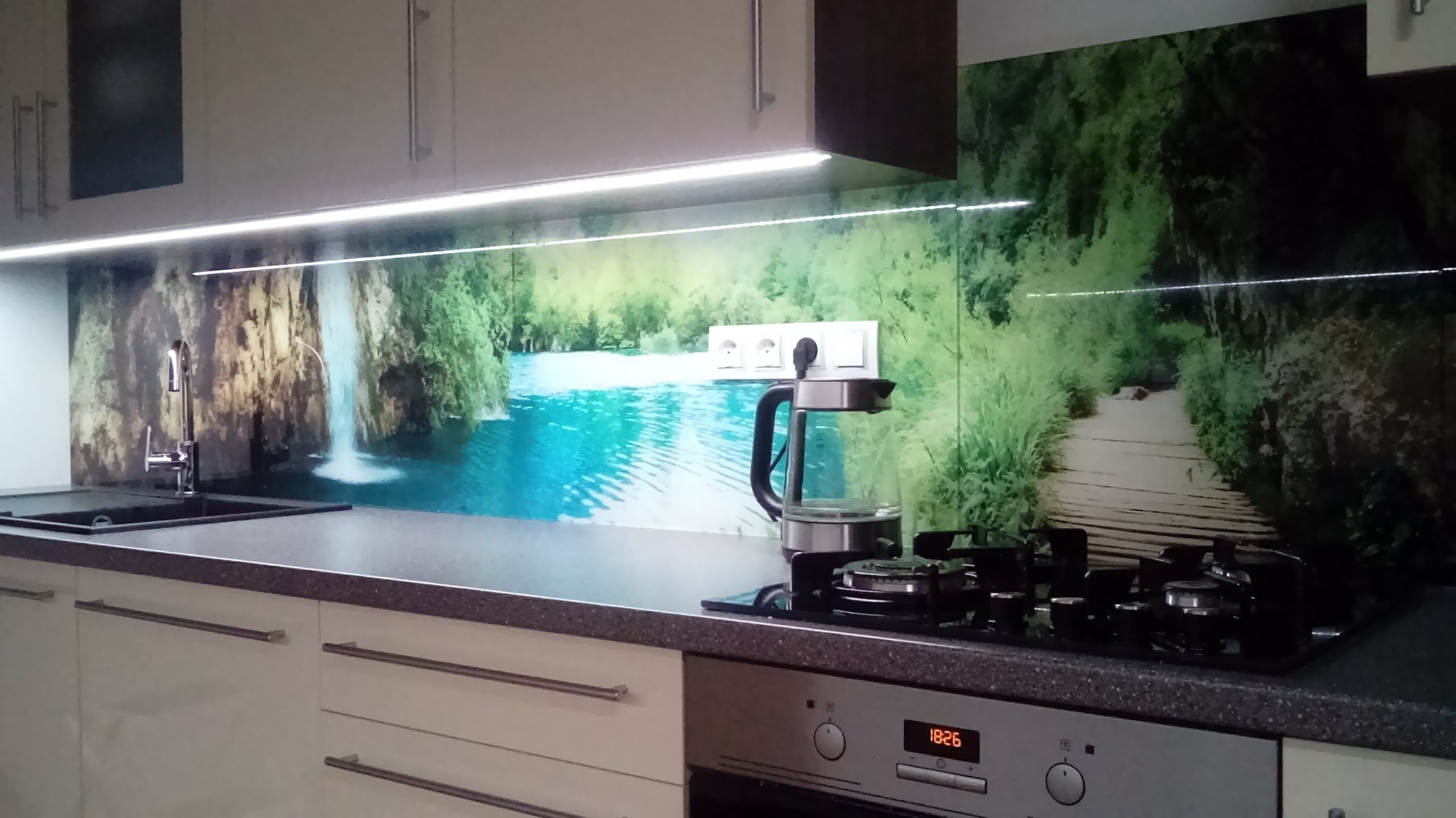 Skleněná zástěna Vodopád