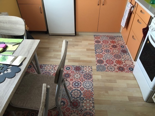 Samolepicí fototapeta na podlahu 